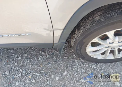 2020 Jeep Cherokee Latitude 4X4 z USA, uszkodzony, nr VIN 1C4PJMCB8LD518449